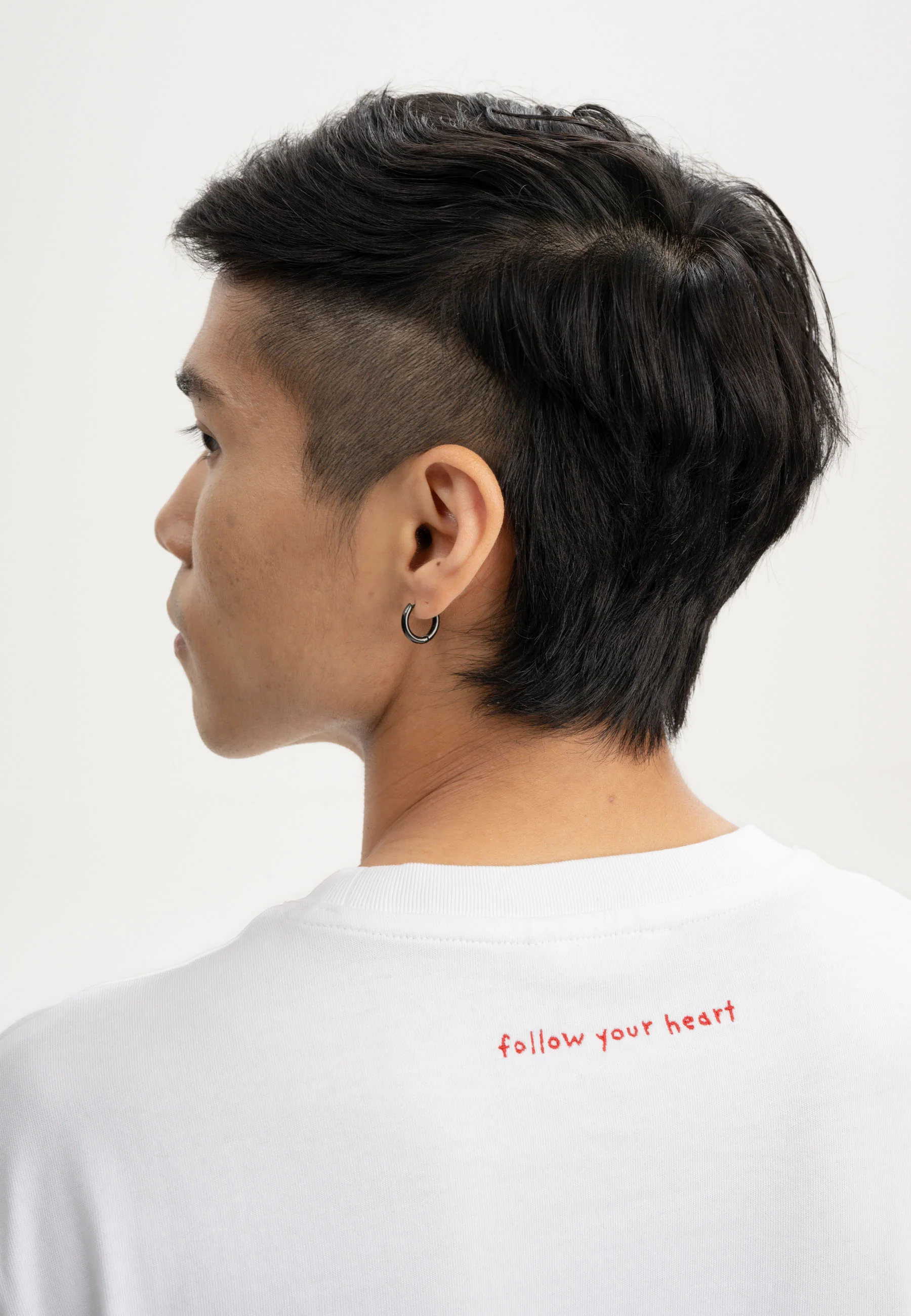 Bundle T-Shirt PRAVIN Embroidery + Gerippte Socken Stickerei 2 Paare - Image 5