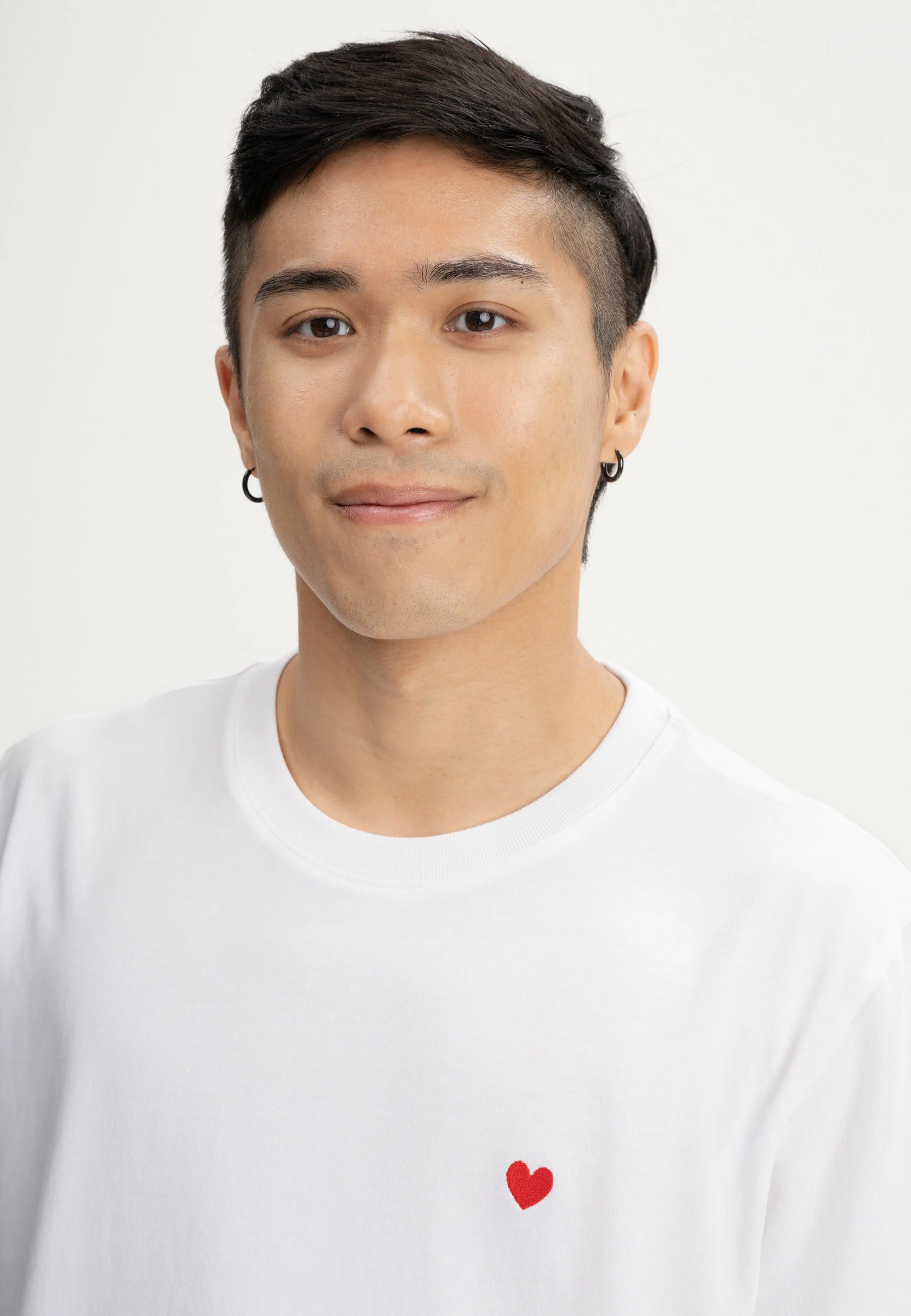 Bundle T-Shirt PRAVIN Embroidery + Gerippte Socken Stickerei 2 Paare - Image 6