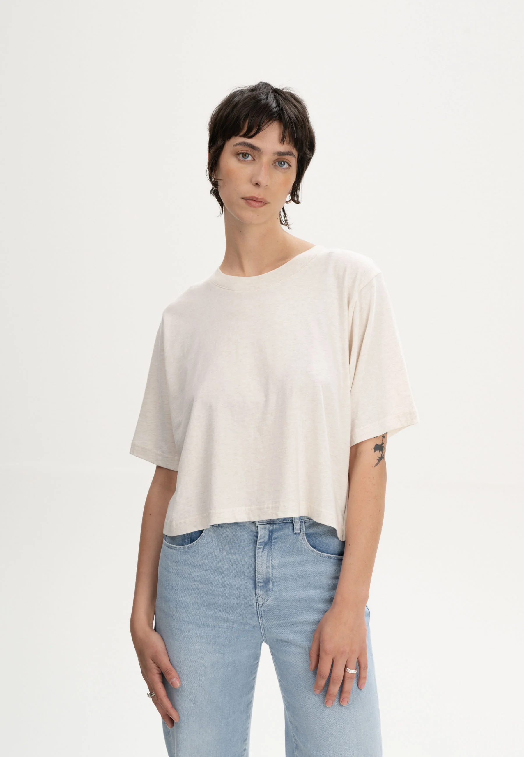 Cropped T-Shirt Style DESNA - Image 21