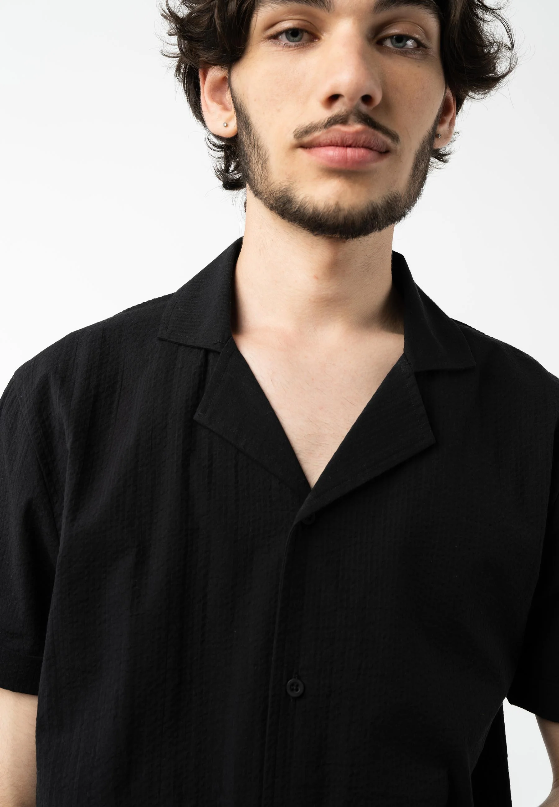 kurzärmliges Hemd mit Bowling-Kragen Style MOHAN - Image 5