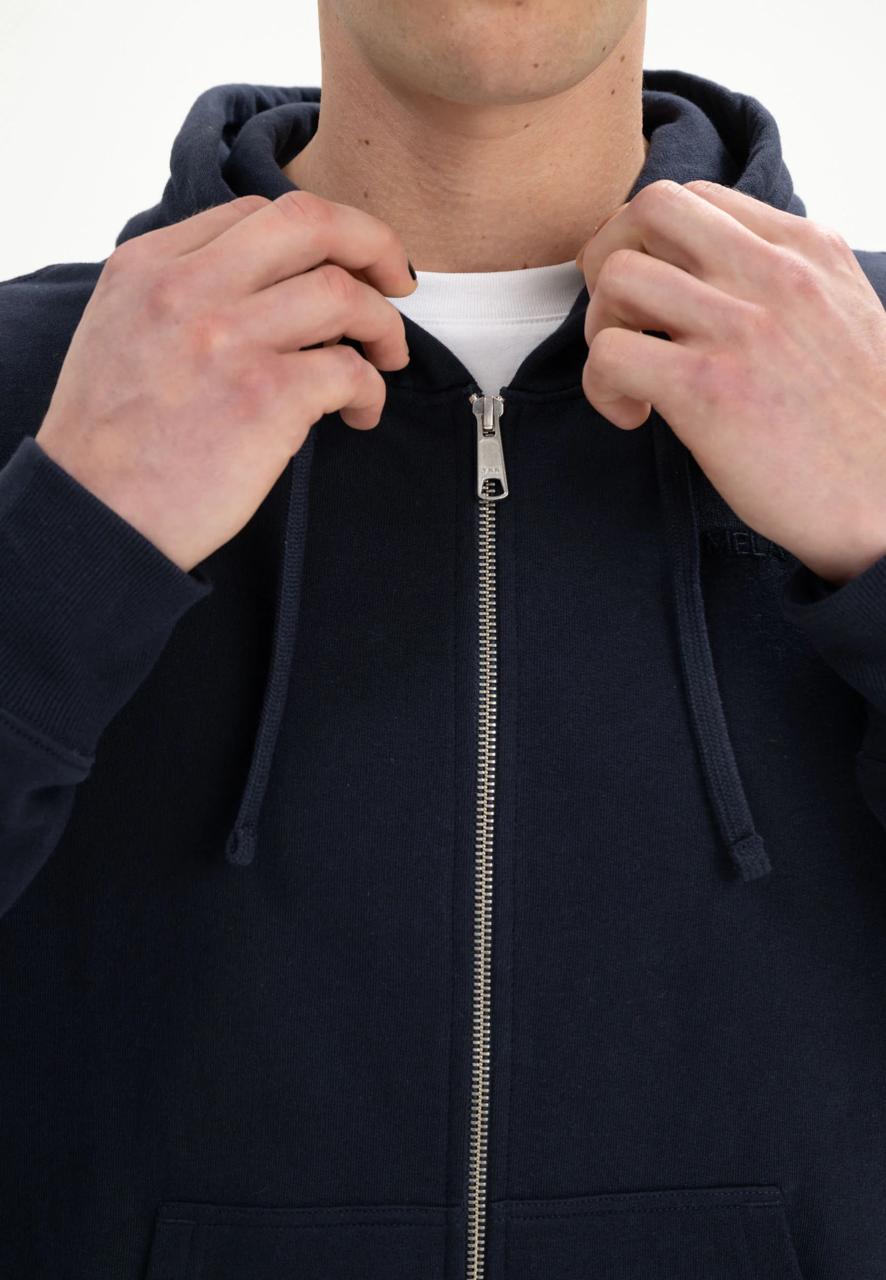 Hoodiejacke mit Reißverschluss Style DEVADAS - Image 17