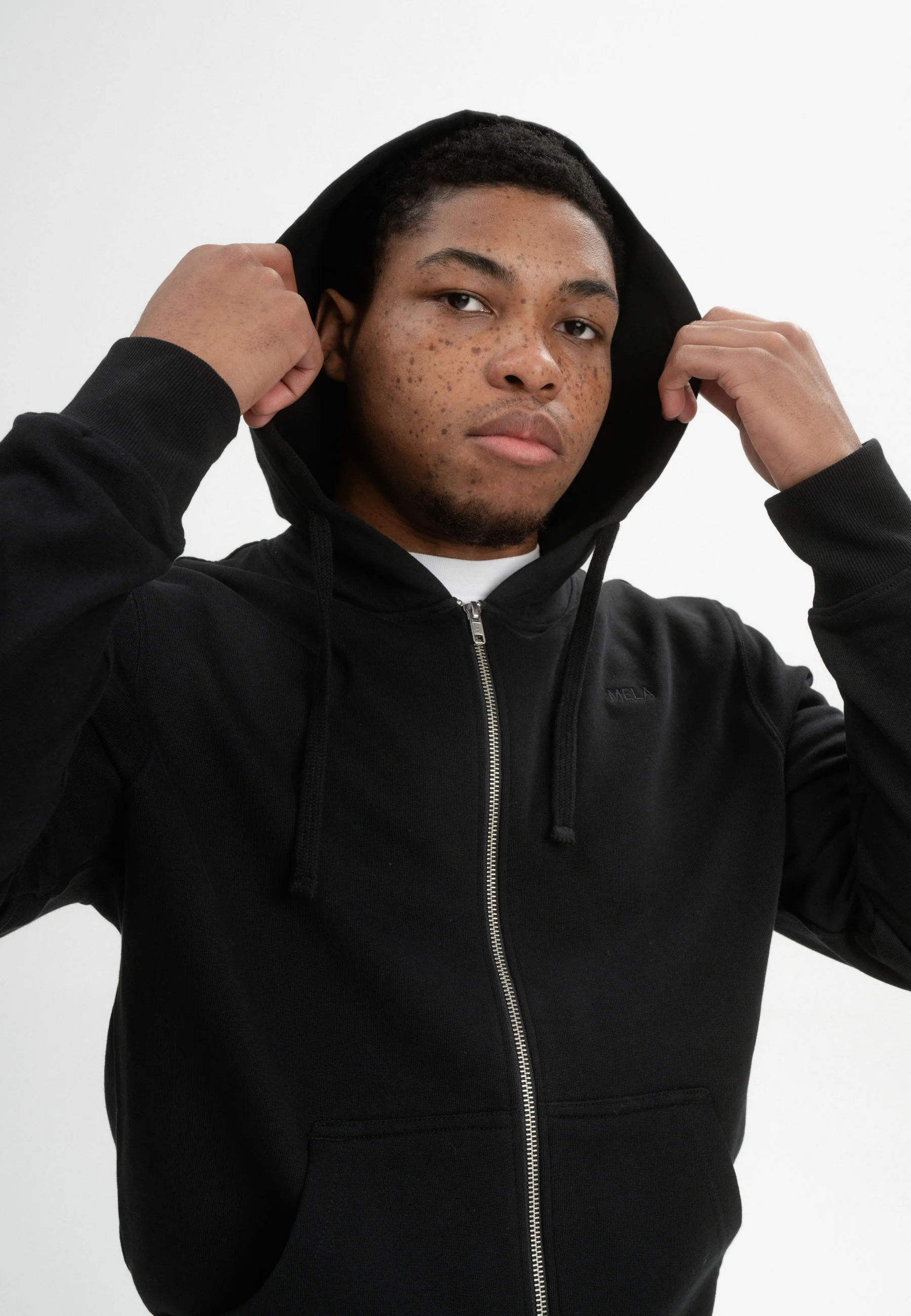 Hoodiejacke mit Reißverschluss Style DEVADAS - Image 4