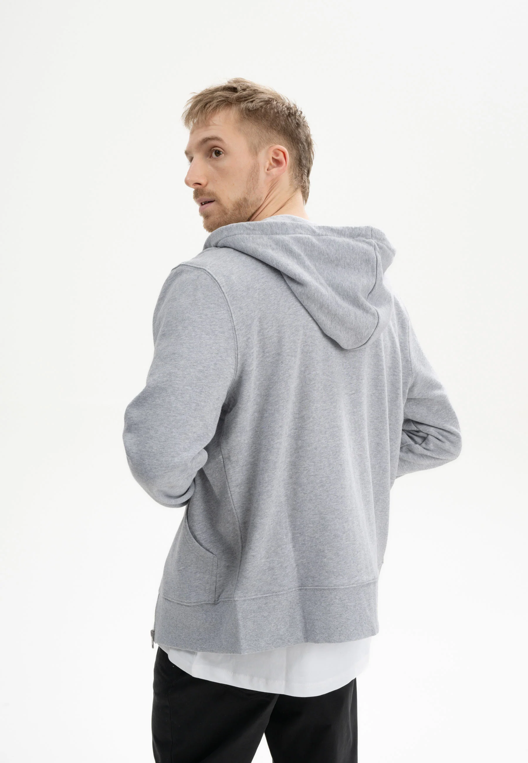 Hoodiejacke mit Reißverschluss Style DEVADAS - Image 7