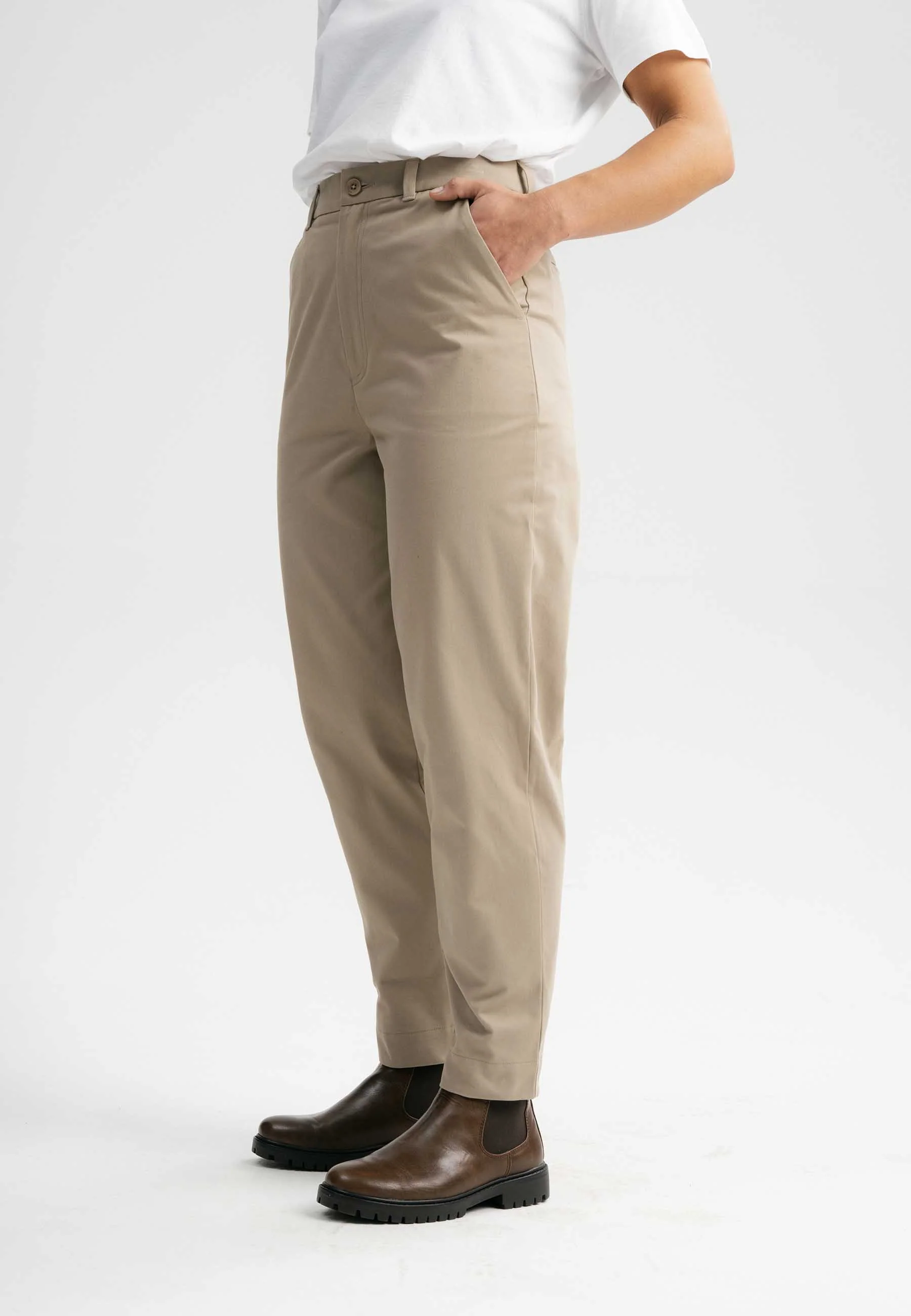 Hose mit hohem Bund und schmal zulaufendem Bein Style JANAKI - Image 14