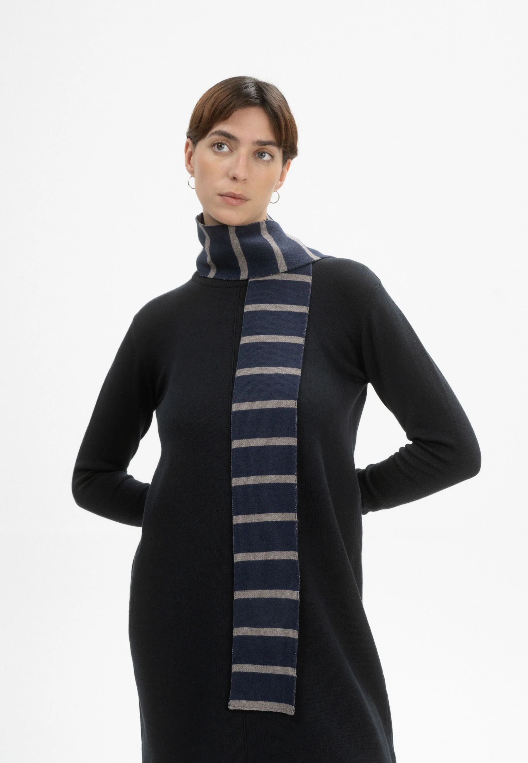 Schmaler Strickschal  Style BANHI - Image 11